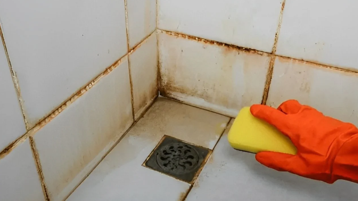 Keramik Kamar Mandi Menguning? Ini Penyebab dan Cara Mengatasinya